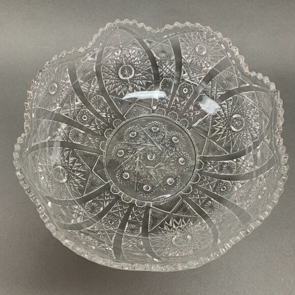 Vintage Imperial Glass Clear Large Bowl Daisy & Button Sawtooth Edge - Picture 4 of 8